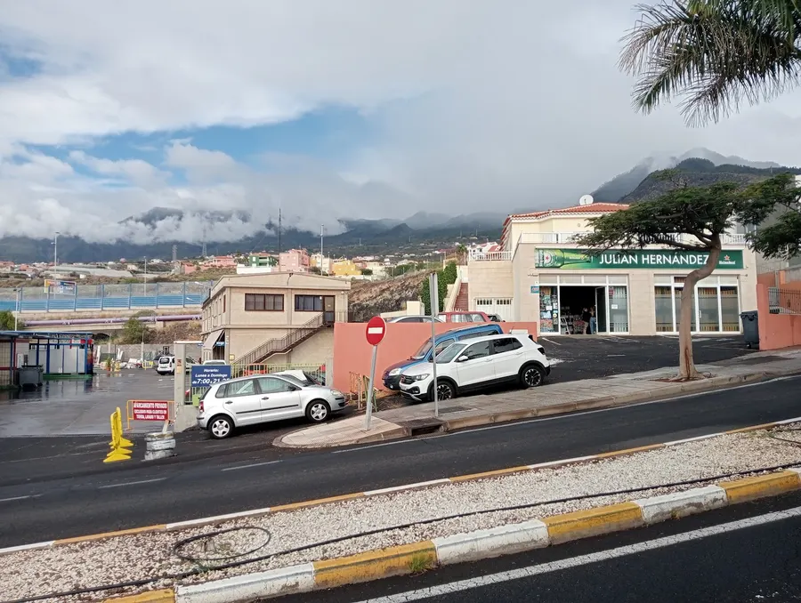Cash & Carry Julian Hernandez — Candelaria