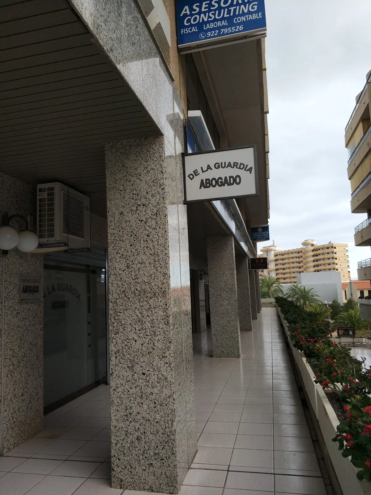 Despacho Abogados De La Guardia en Arona — foto 2