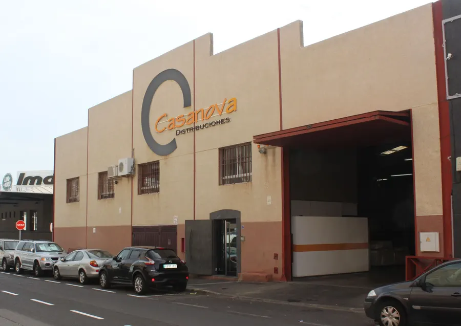 Distribuciones y Exclusividades Casanova — La Laguna