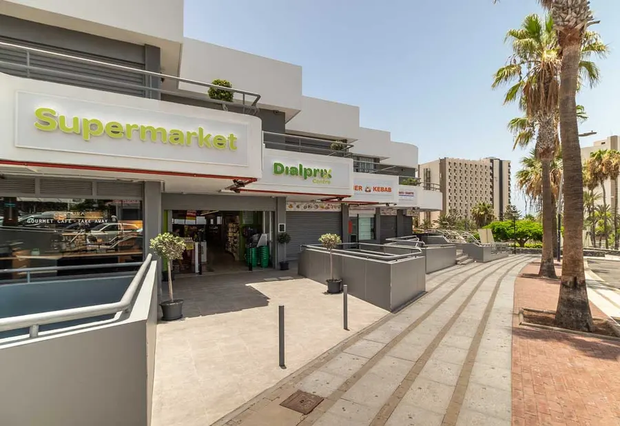 Supermercado Dialprix Centre Starco — Arona