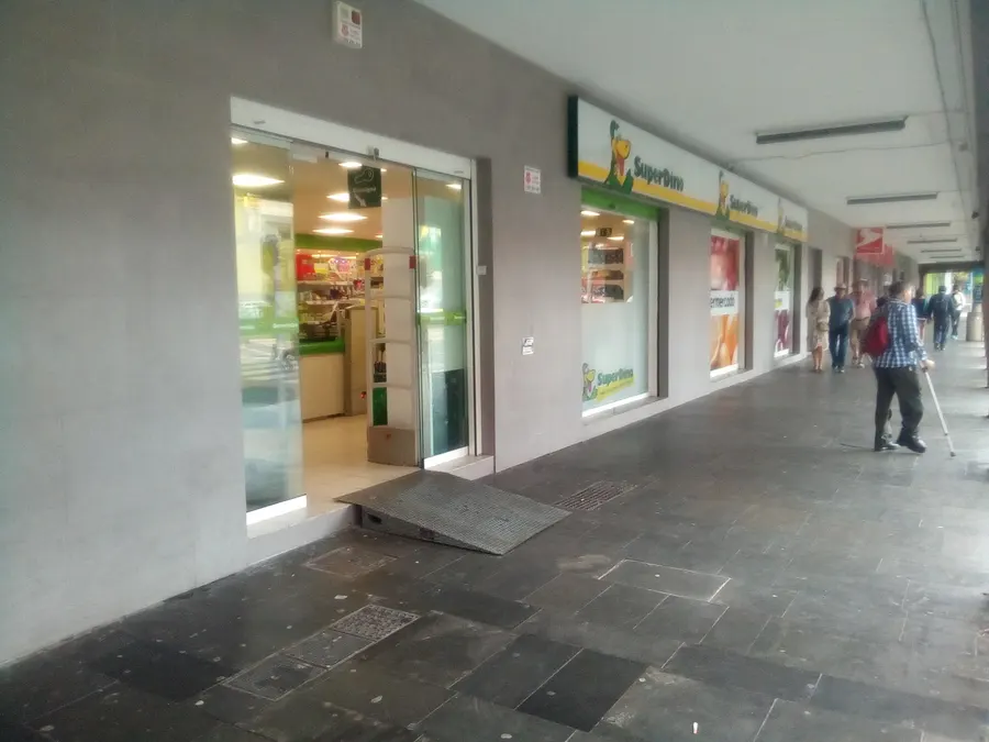 Supermercado Hiperdino Trinidad — La Laguna