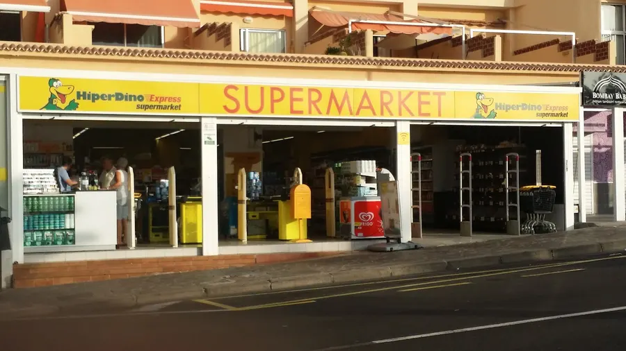 Supermercado Hiperdino — Santiago del Teide