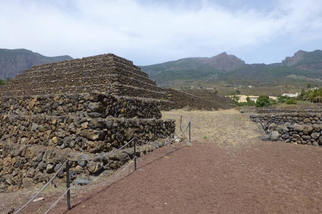 Piramides de Guimar, Tenerife - Azul Flojito Restaurante Los Cristianos