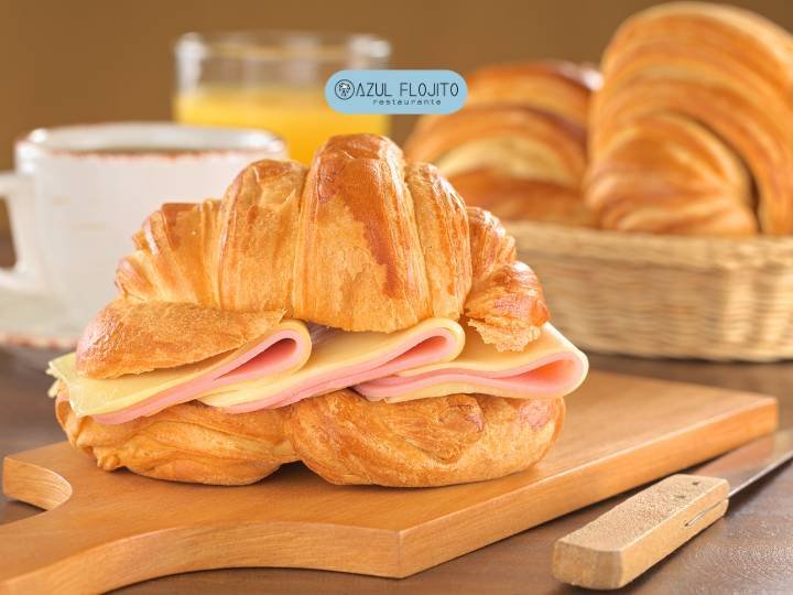 croissant mixto york en los cristianos
