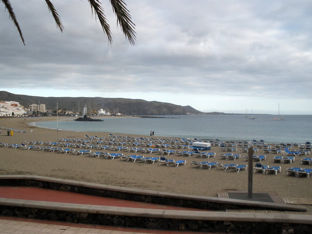 playas de arena en los cristianos