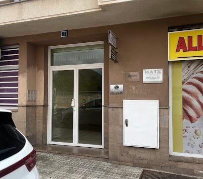 Blog 12 AF1QipMri5hj51Ylktr07RA2erTxg-VVOk_ftGAzQiEBw408-h544-k-no.jpg